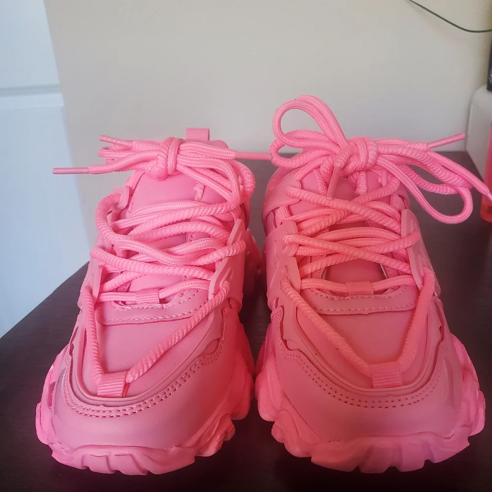 Fashion Nova Pink athletic shoes - Picture 2 of 4